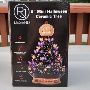 RJ Legend 9"mini lighted Halloween tree